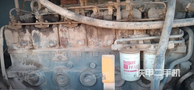 发动机左侧（整机外观及大件）