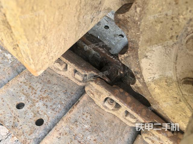 右驱动轮（行走机构）