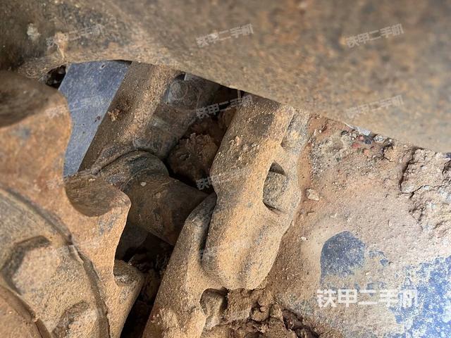 左側(cè)行走馬達蓋板(行走機構(gòu)) 左側(cè)行走馬達蓋板(行走機構(gòu))