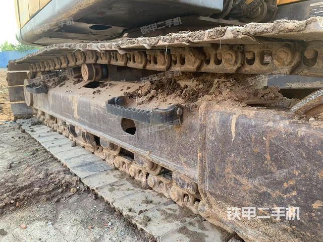 單側(cè)履帶整體（整機(jī)外觀）