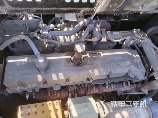 气门室盖螺丝特写(上车部件) 气门室盖螺丝特写(上车部件)