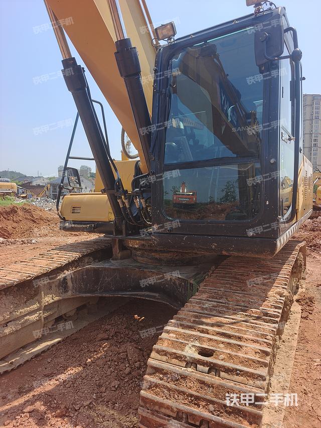 驾驶室整体（整机外观）