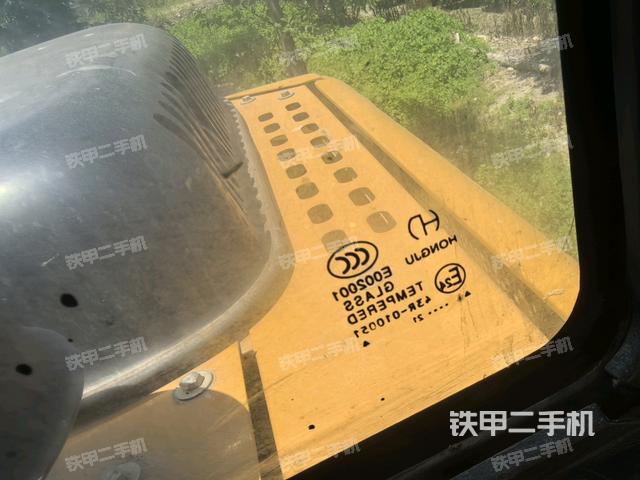 后窗玻璃角標(biāo)(駕駛室部分) 后窗玻璃角標(biāo)(駕駛室部分)