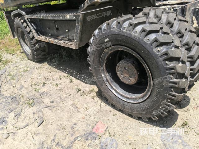 左驅(qū)動輪(行走機(jī)構(gòu)) 左驅(qū)動輪(行走機(jī)構(gòu))