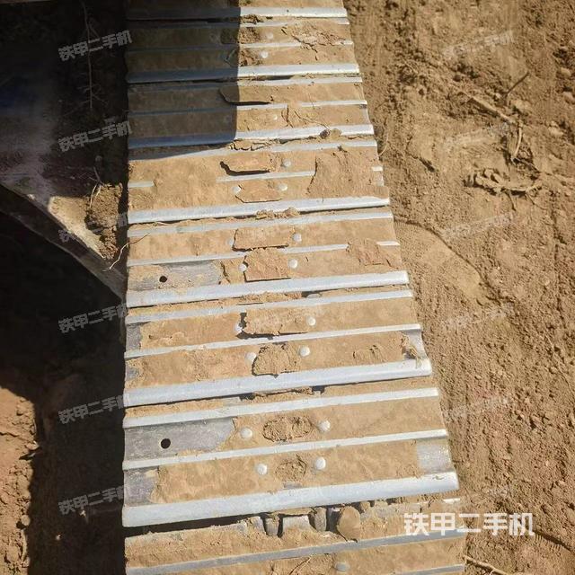 单侧履带整体（整机外观）