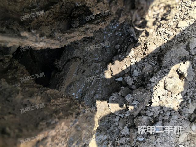 左側(cè)履帶整體?(行走機(jī)構(gòu)) 左側(cè)履帶整體?(行走機(jī)構(gòu))