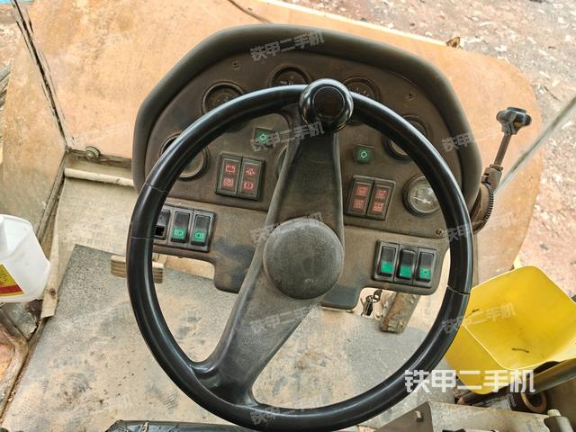 駕駛室操作臺（整機外觀及大件）