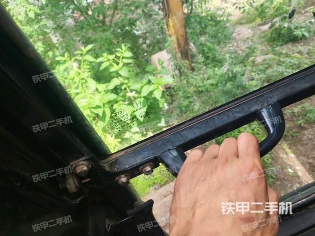 座椅后部(駕駛室部分) 座椅后部(駕駛室部分)