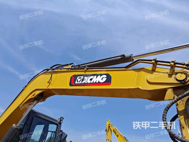 大臂整体 右侧(工作和回转装置) 大臂整体 右侧(工作和回转装置)