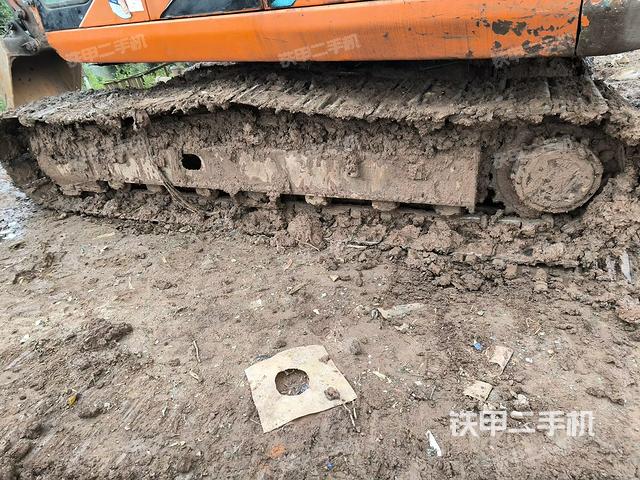 左側(cè)履帶整體?（行走機(jī)構(gòu)）