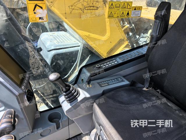 后窗玻璃角標(biāo)(駕駛室部分) 后窗玻璃角標(biāo)(駕駛室部分)