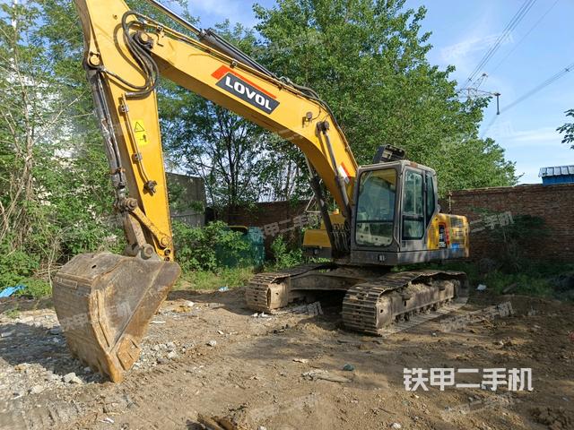 雷沃重工FR220E挖掘機(jī)