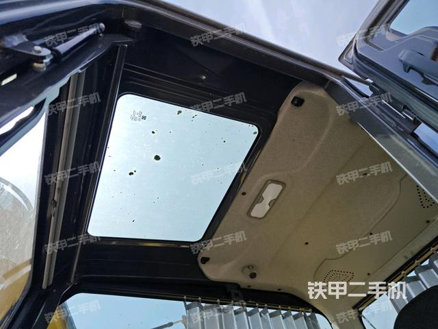 顶棚整体(驾驶室部分) 顶棚整体(驾驶室部分)