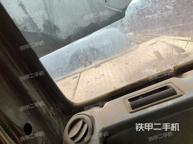 后窗玻璃角標(biāo)(駕駛室部分) 后窗玻璃角標(biāo)(駕駛室部分)
