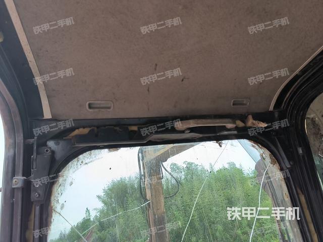 座椅后部(駕駛室部分) 座椅后部(駕駛室部分)