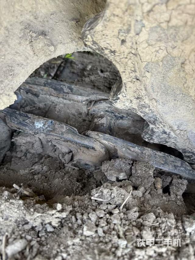 右导向轮(行走机构) 右导向轮(行走机构)