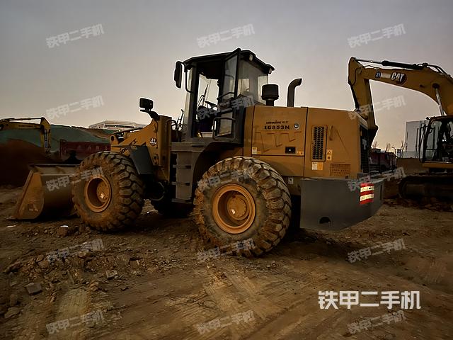 整機(jī)右后45°(整機(jī)外觀及大件) 整機(jī)右后45°(整機(jī)外觀及大件)