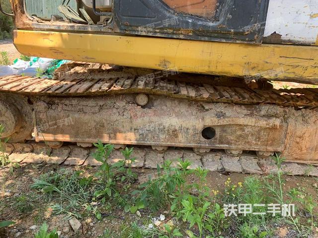 單側(cè)履帶整體(整機外觀) 單側(cè)履帶整體(整機外觀)
