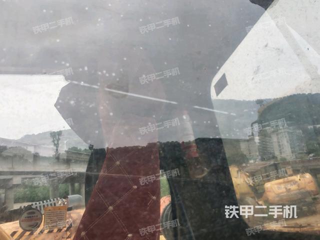 座椅右側(cè)控制臺(tái)/鑰匙門/油門/含右手柄（駕駛室部分）