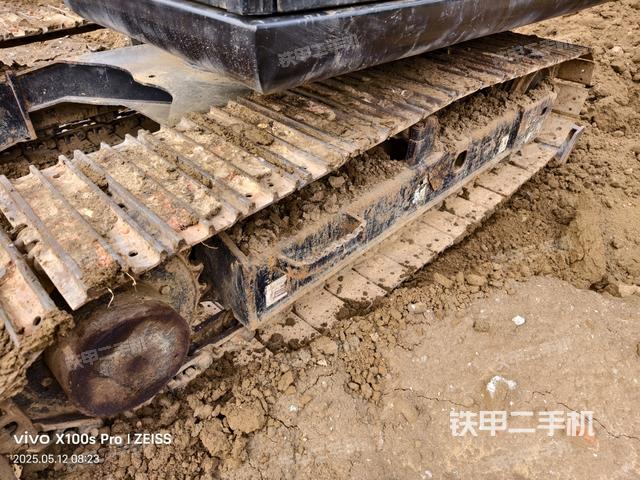 單側履帶整體(整機外觀) 單側履帶整體(整機外觀)