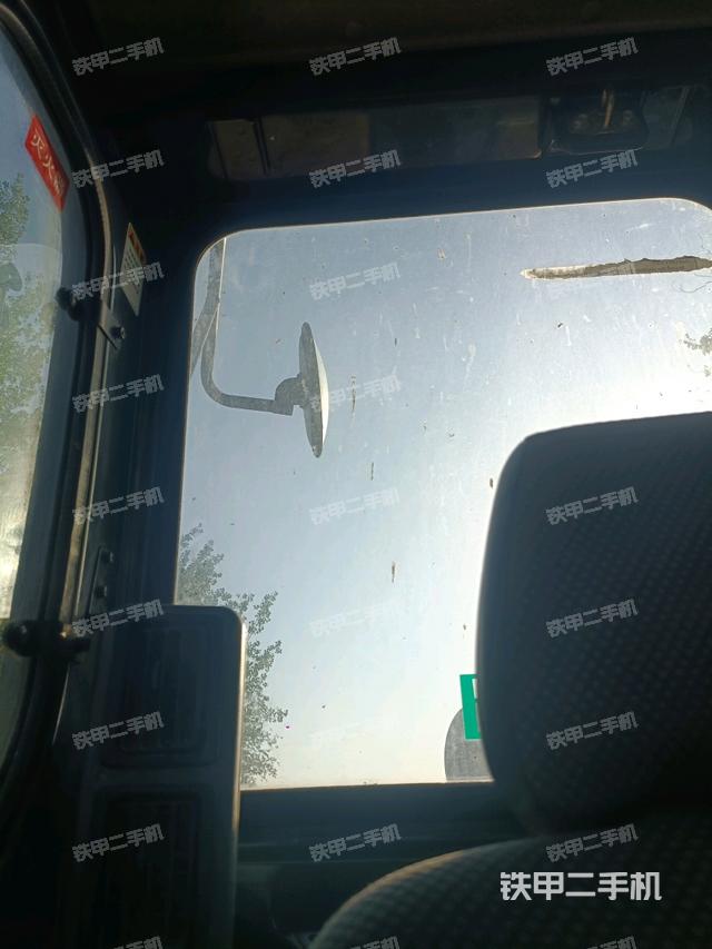 后窗玻璃角标（驾驶室部分）