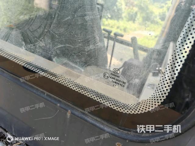 后窗玻璃角標(駕駛室部分) 后窗玻璃角標(駕駛室部分)