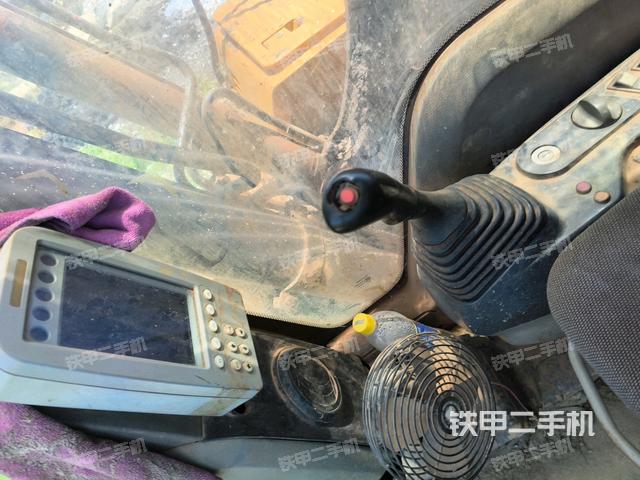 座椅后部(駕駛室部分) 座椅后部(駕駛室部分)