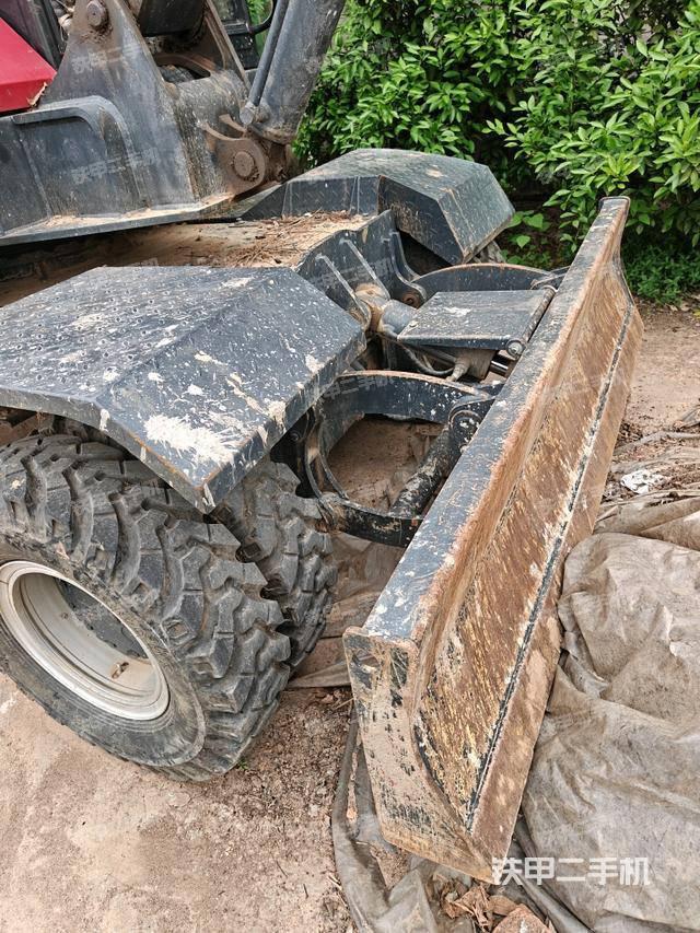 左驅(qū)動(dòng)輪（行走機(jī)構(gòu)）