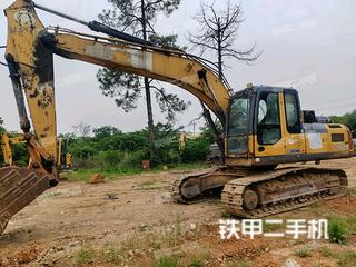 武汉徐工XE215D挖掘机实拍图片