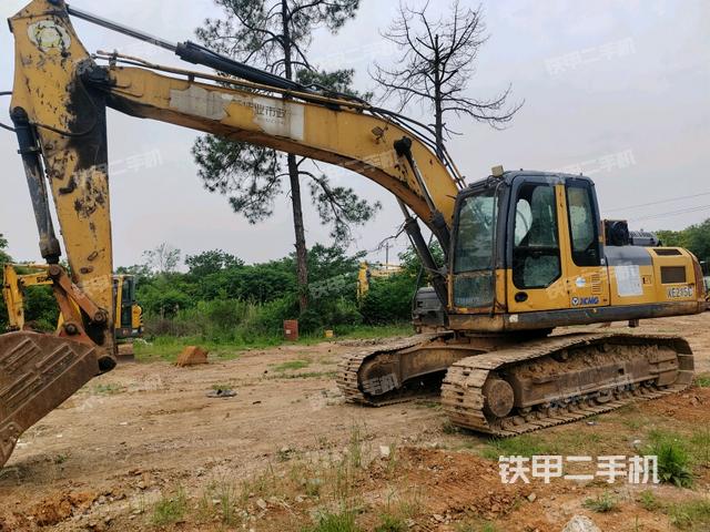 徐工XE215D挖掘機(jī)