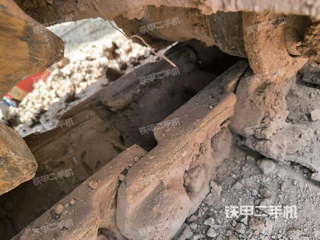 右側(cè)行走馬達(dá)蓋板(行走機(jī)構(gòu)) 右側(cè)行走馬達(dá)蓋板(行走機(jī)構(gòu))