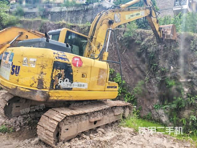 右后45(整機(jī)外觀) 右后45(整機(jī)外觀)