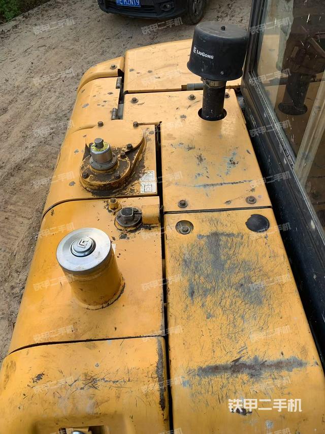 回轉(zhuǎn)馬達(dá)和主控閥（整機外觀）