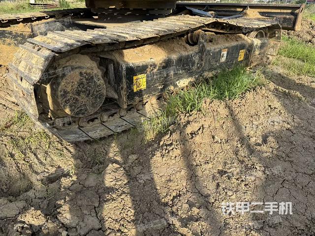 左側(cè)行走馬達(dá)蓋板(行走機(jī)構(gòu)) 左側(cè)行走馬達(dá)蓋板(行走機(jī)構(gòu))