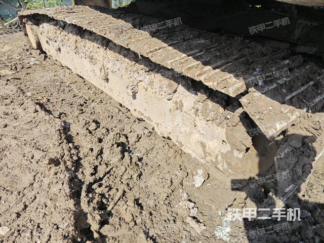 右側(cè)履帶整體（行走機構(gòu)）