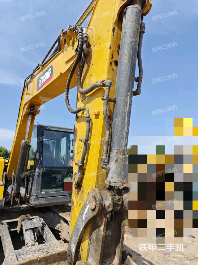 小臂整体右前(工作和回转装置) 小臂整体右前(工作和回转装置)