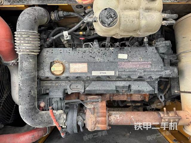 發(fā)動(dòng)機(jī)整體俯視(整機(jī)外觀) 發(fā)動(dòng)機(jī)整體俯視(整機(jī)外觀)