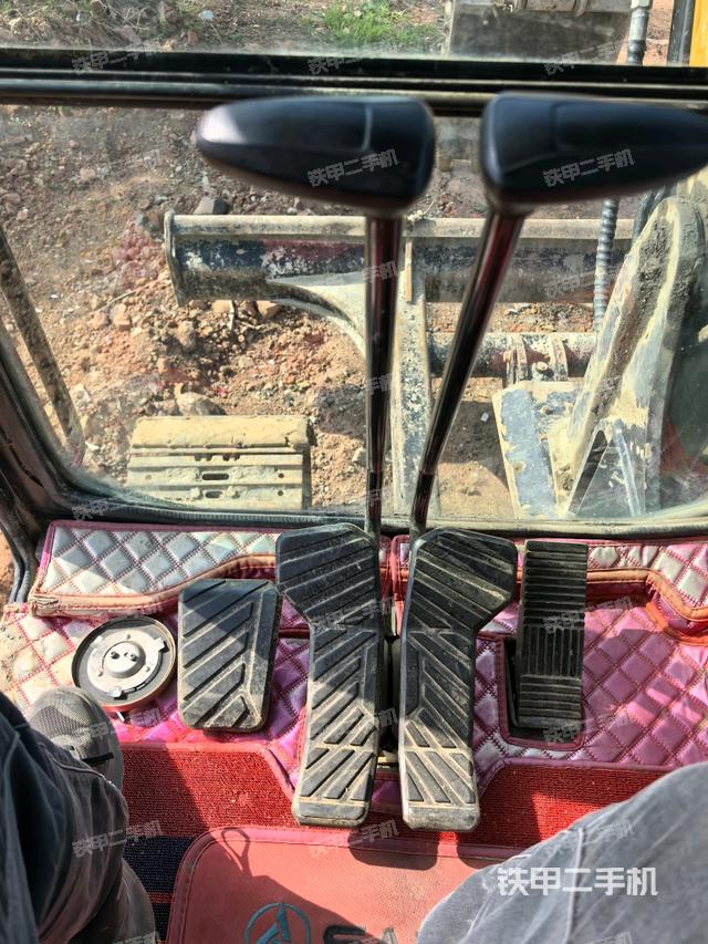 显示屏 (驾驶室部分) 显示屏 (驾驶室部分)