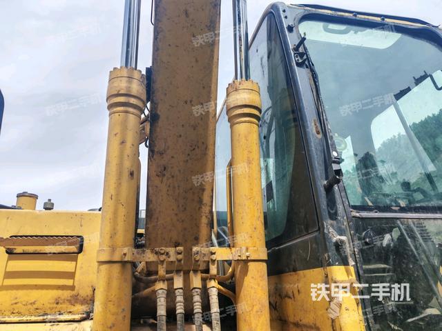 大臂油缸整體?豎拍(工作和回轉(zhuǎn)裝置) 大臂油缸整體?豎拍(工作和回轉(zhuǎn)裝置)