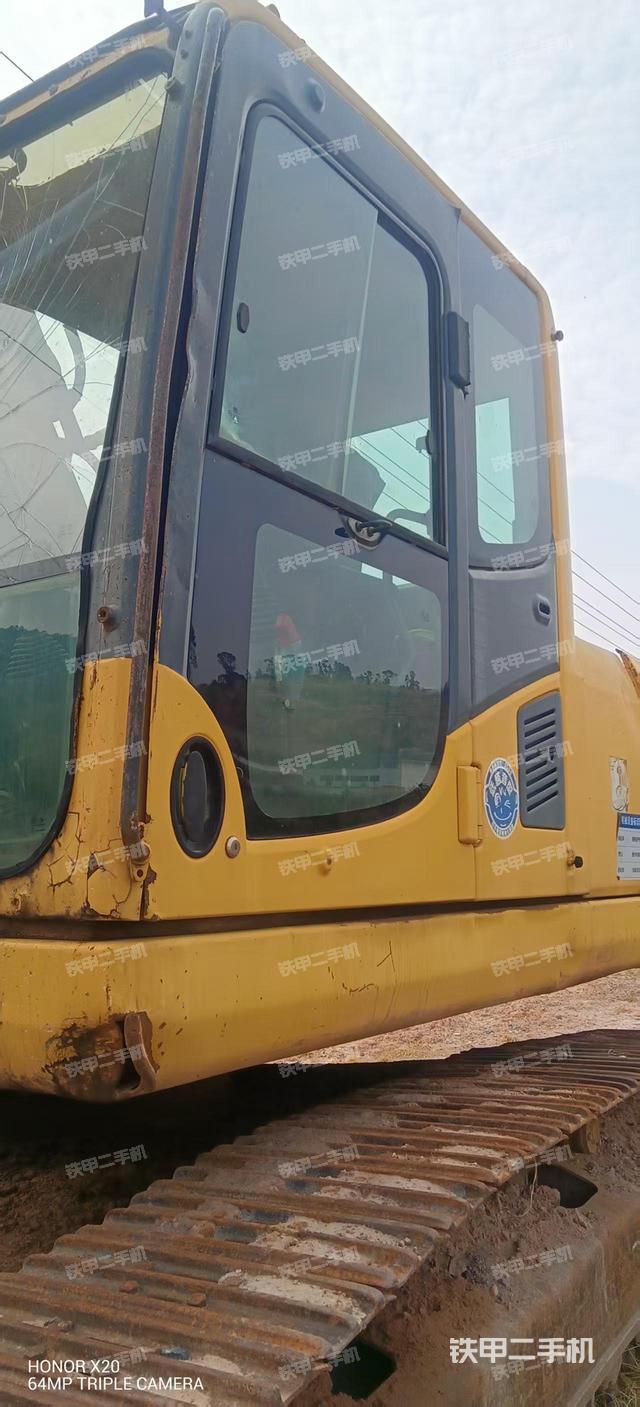 驾驶室整体(整机外观) 驾驶室整体(整机外观)