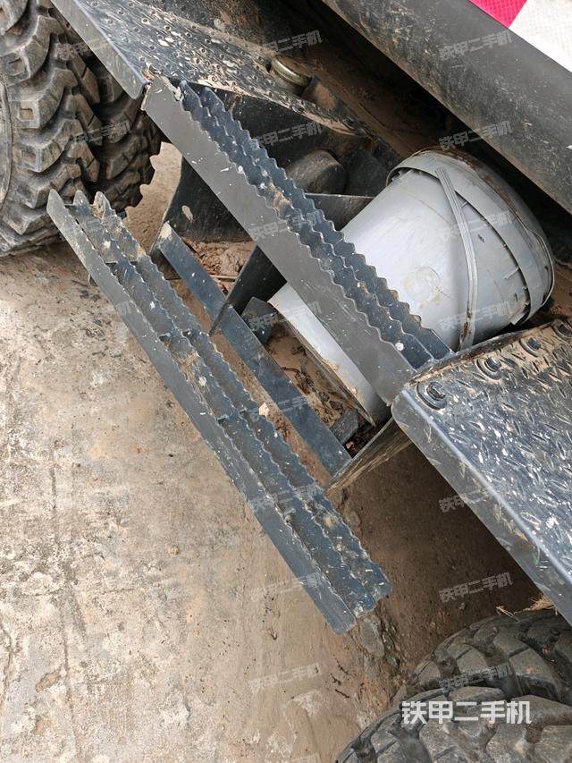 右導(dǎo)向輪（行走機(jī)構(gòu)）