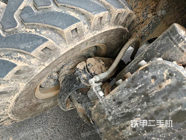 左側(cè)履帶整體?（行走機(jī)構(gòu)）