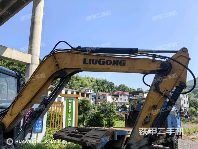 小臂整體右前(工作和回轉裝置) 小臂整體右前(工作和回轉裝置)