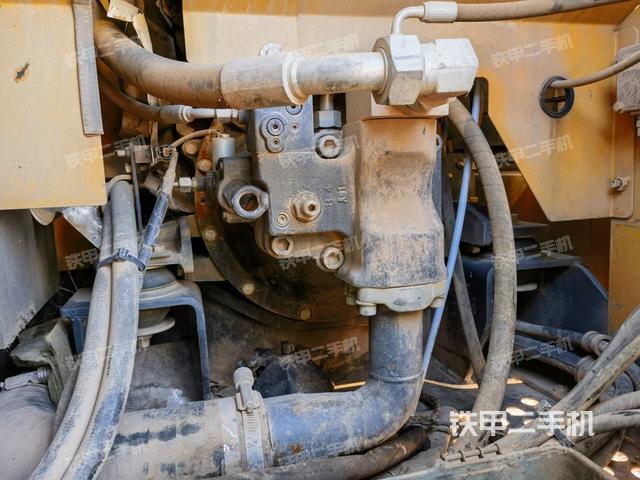 液壓泵艙室正面整體（整機(jī)外觀）