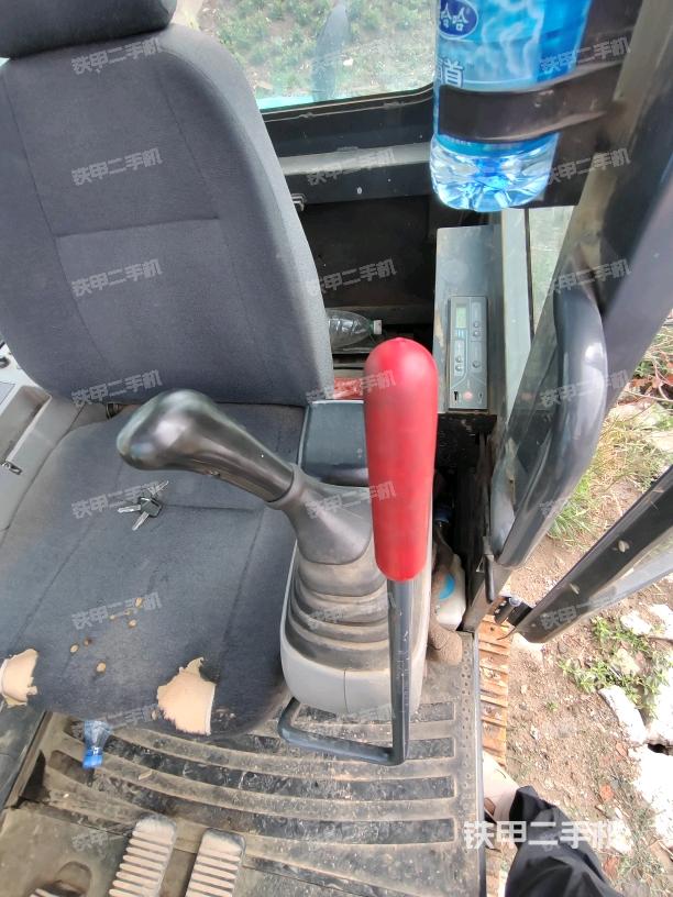 座椅左側(cè)控制臺(tái)/音響/含左手柄（駕駛室部分）