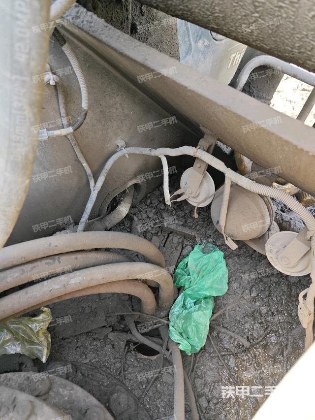 中央回轉(zhuǎn)接頭特寫（上車部件）