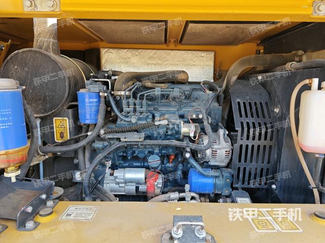 发动机室(上车部件) 发动机室(上车部件)