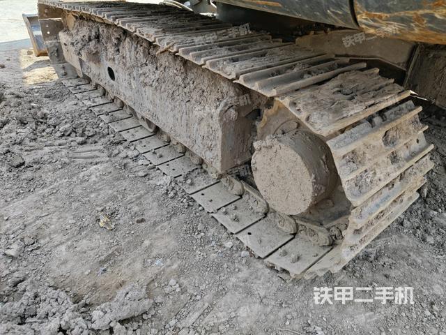 右侧履带整体 (行走机构) 右侧履带整体 (行走机构)