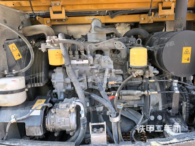 发动机室(上车部件) 发动机室(上车部件)