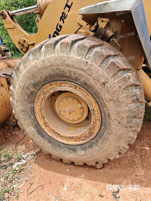 右前輪（行走機(jī)構(gòu)）